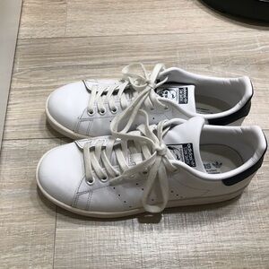 Stan Smiths in White and Black